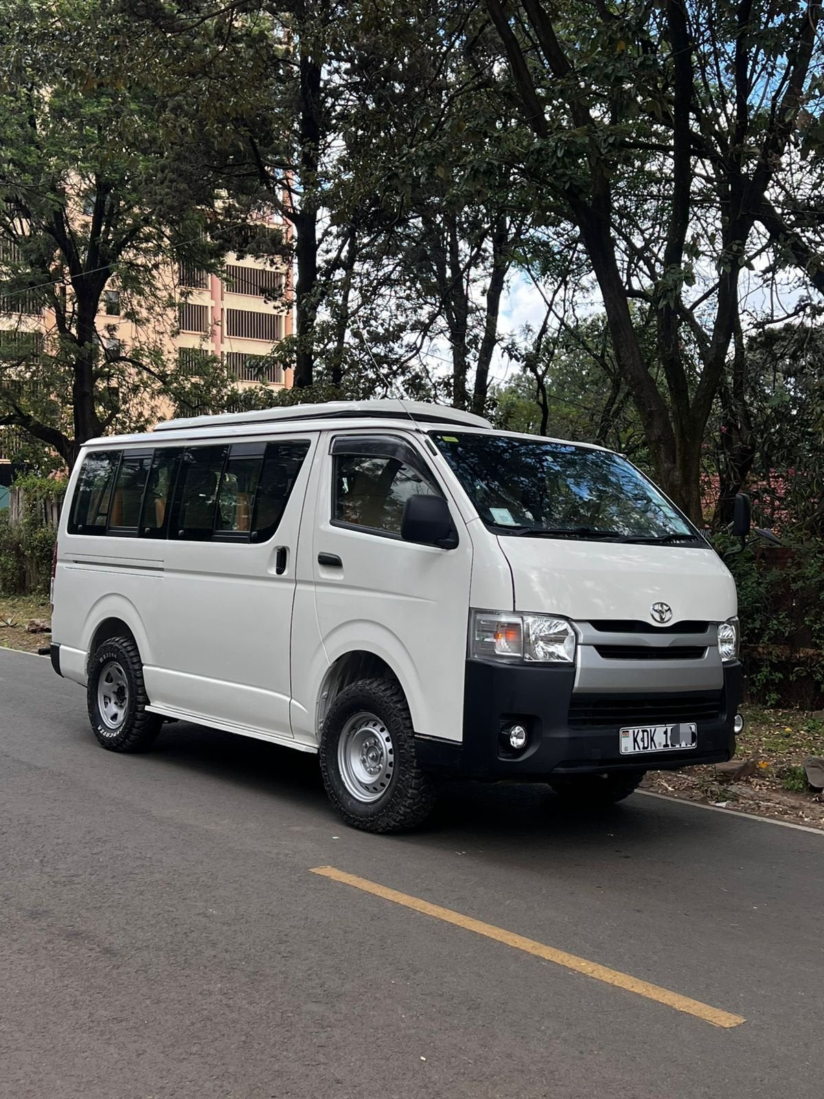 Toyota hiace 7L manual