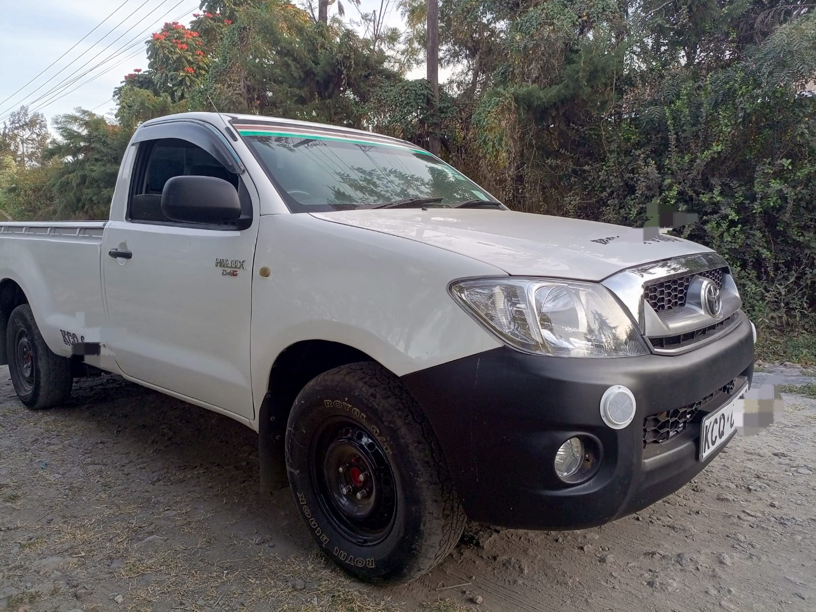 TOYOTA HILUX