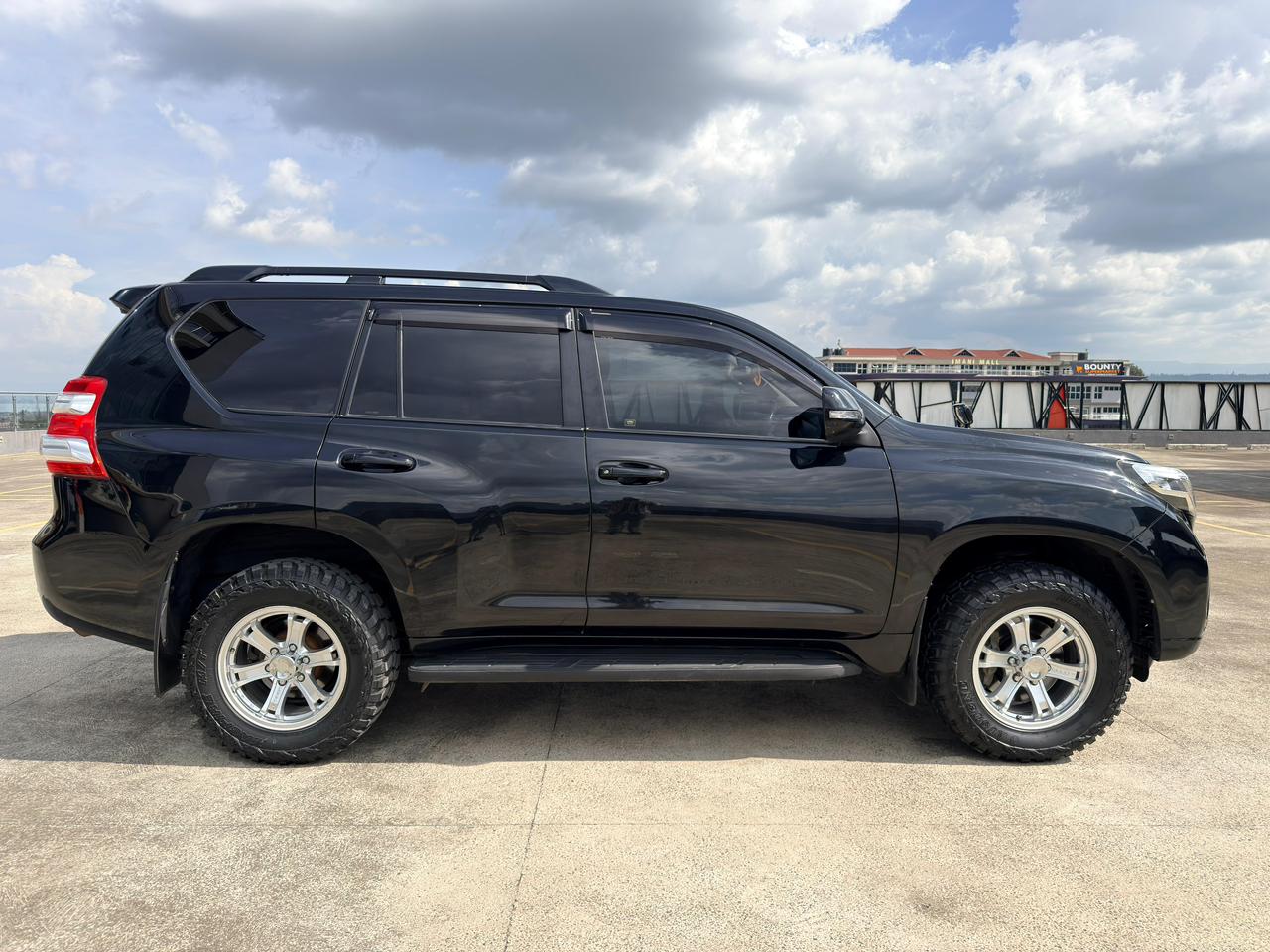 2017 TOYOTA PRADO TRJ150