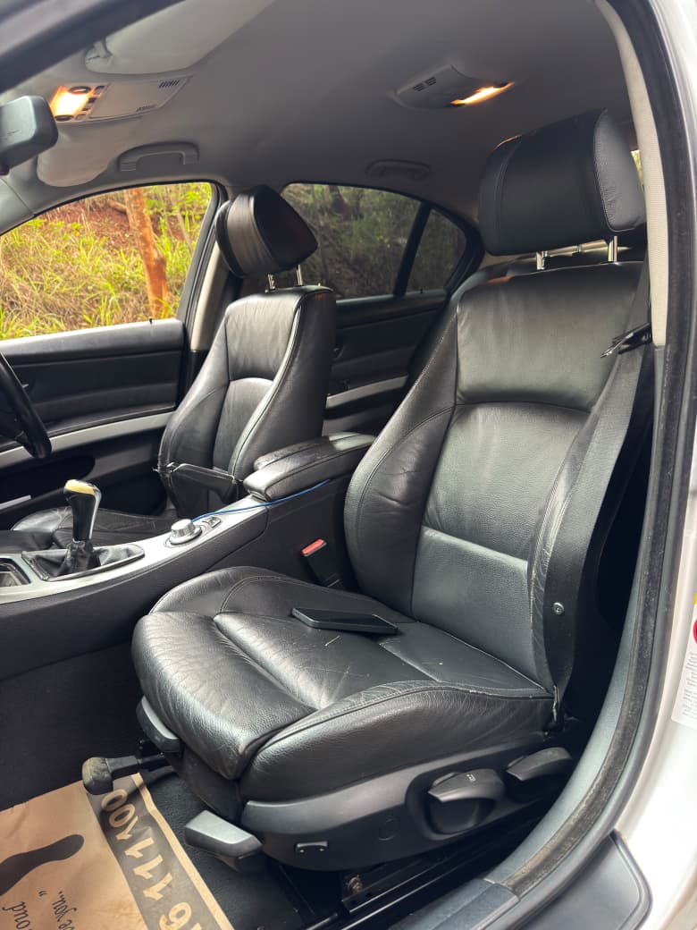 2005 BMW 325i