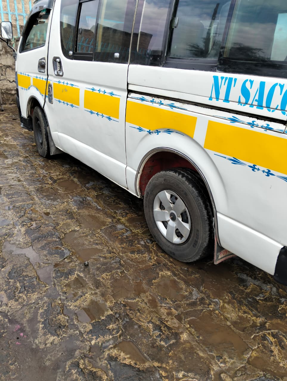 Toyota Hiace 7L