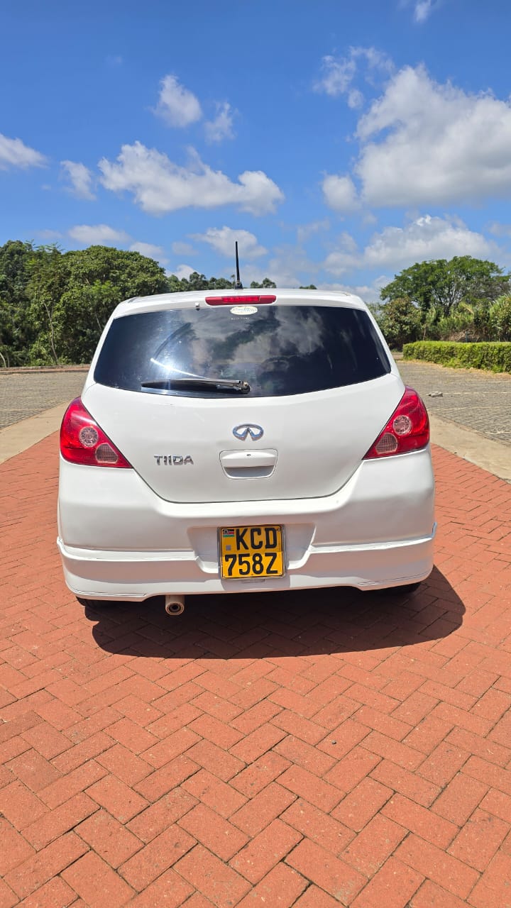 2009 NISSAN TIIDA