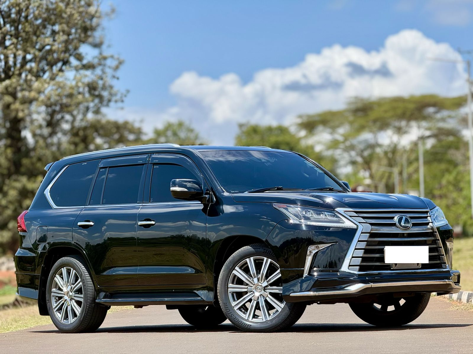 Lexus 570
