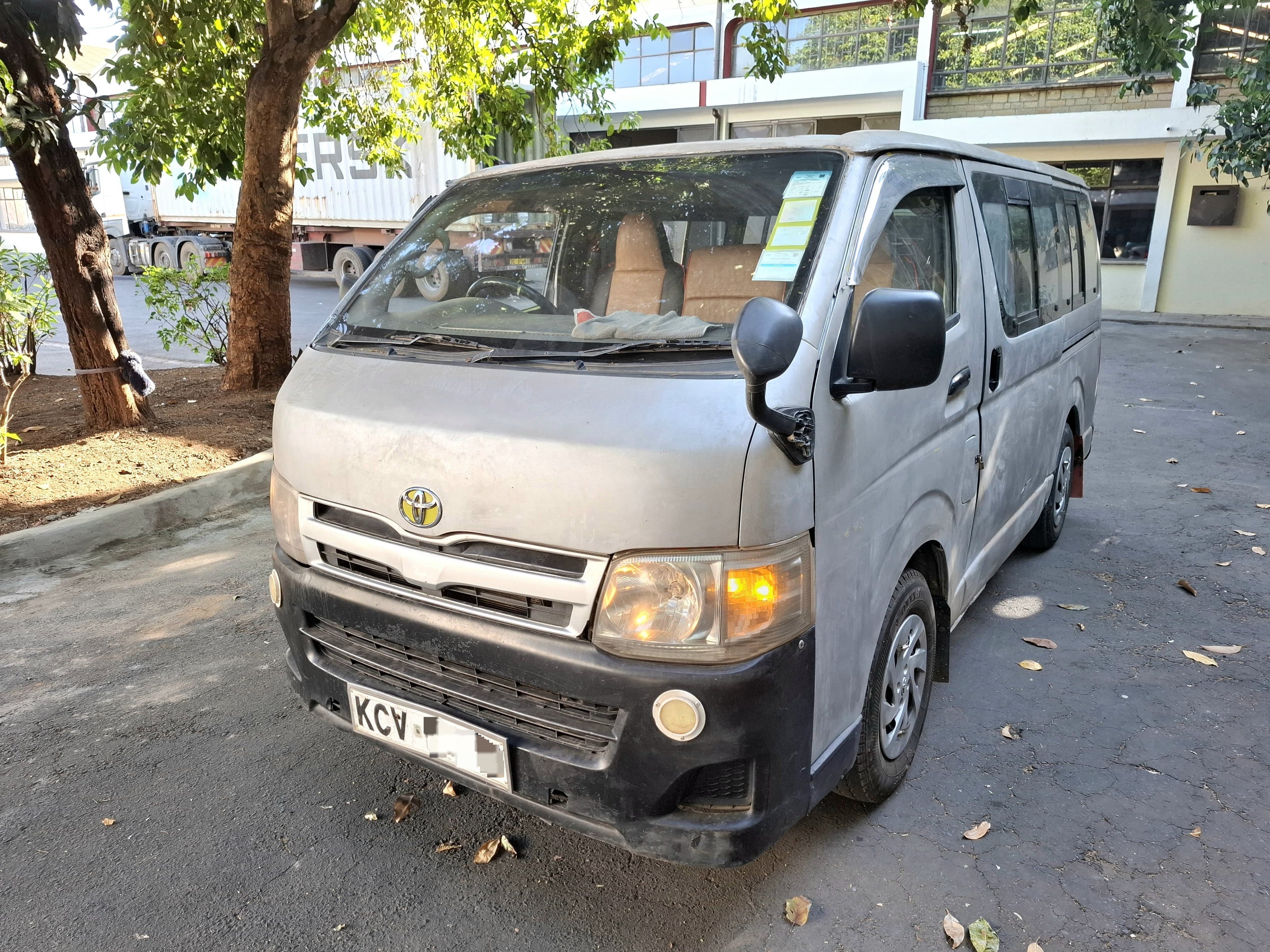 2012 TOYOTA HIACE 7L