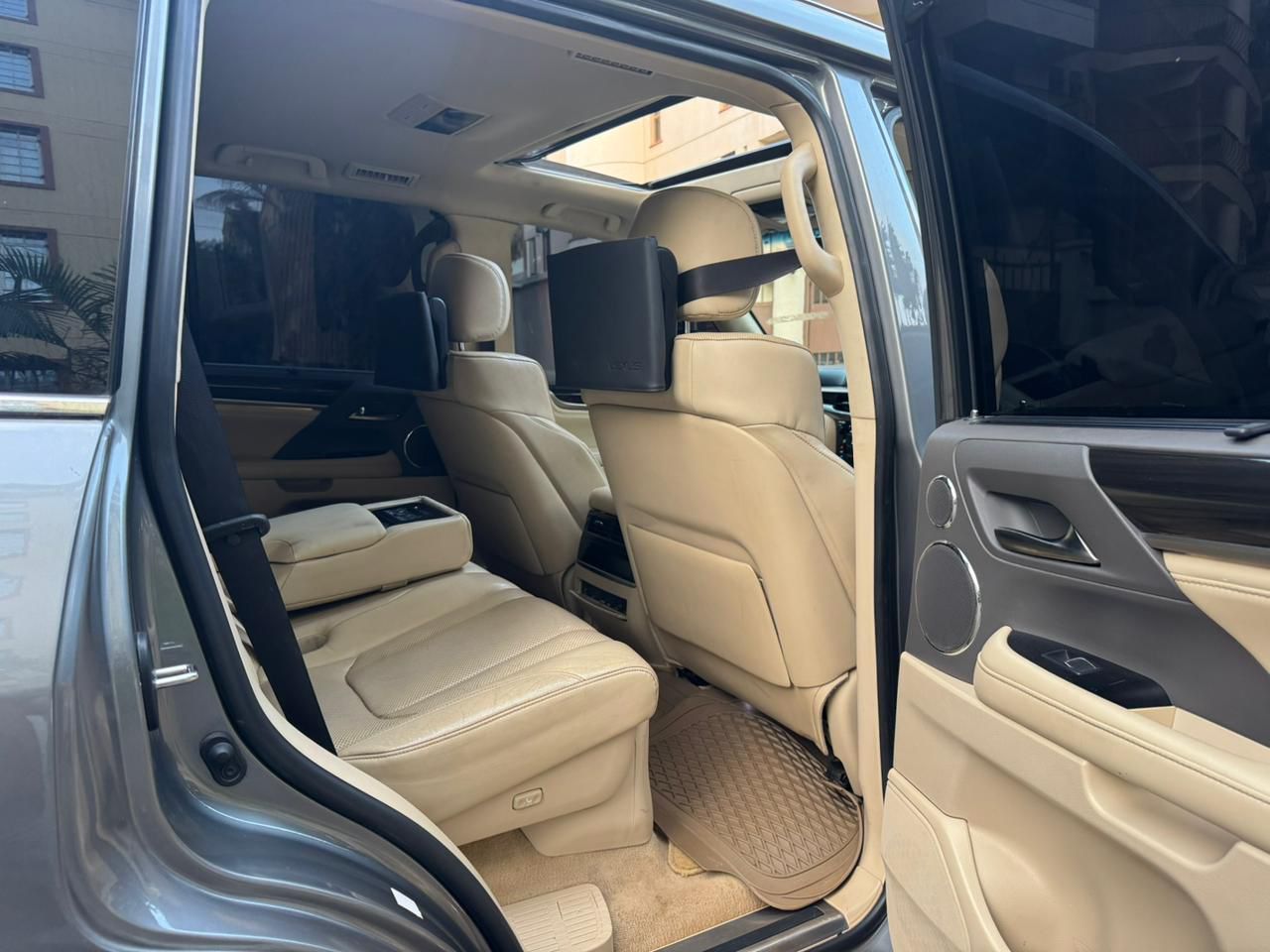 2017 Lexus 570