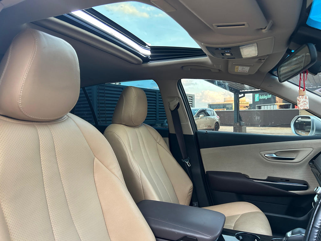 2018 Toyota crown hybrid