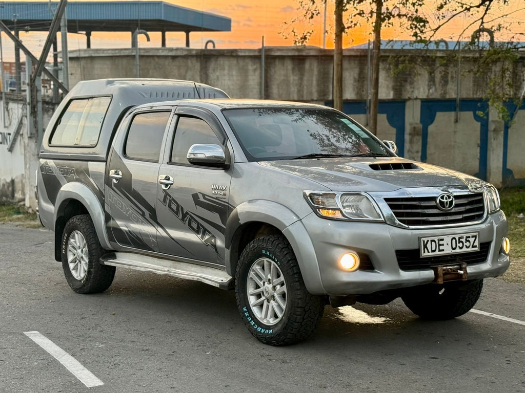 2015 TOYOTA HILUX